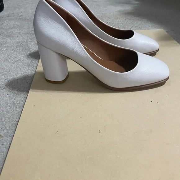 heels - Picture 2 of 4